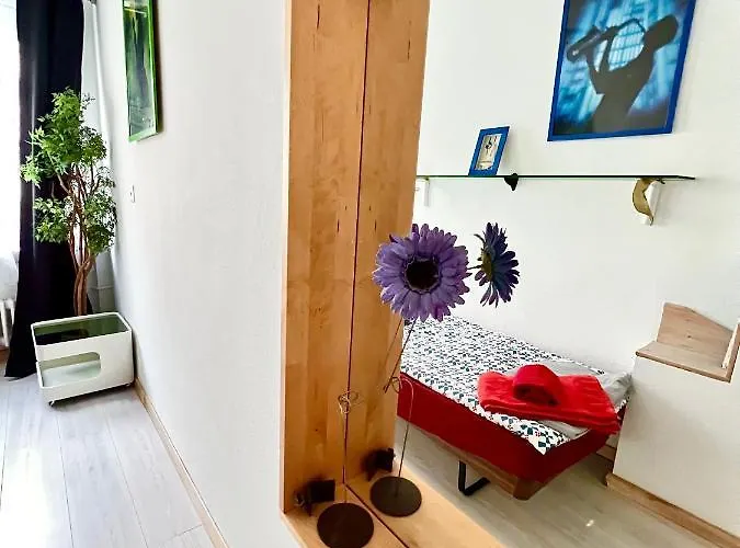 13 View, Family Modern App Montreux